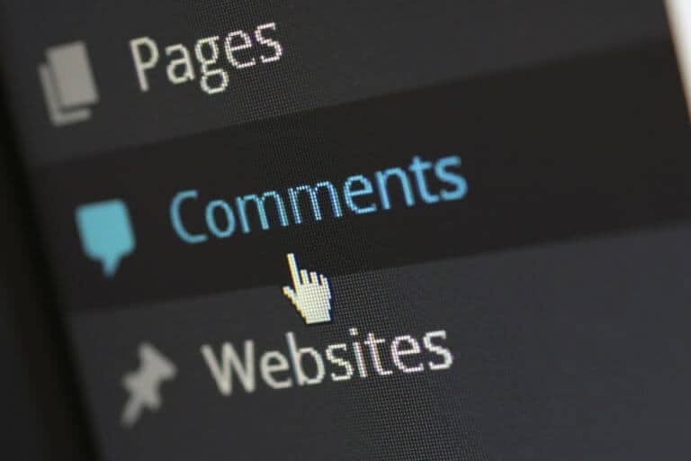 Jak ve WordPress odstranit odkaz u autora komentáře