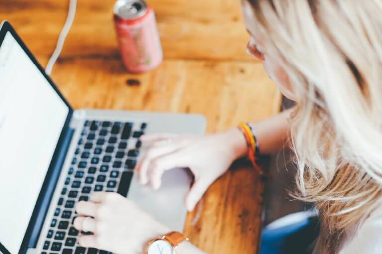 Jak do WordPress menu přidat klikatelný e-mail nebo telefon