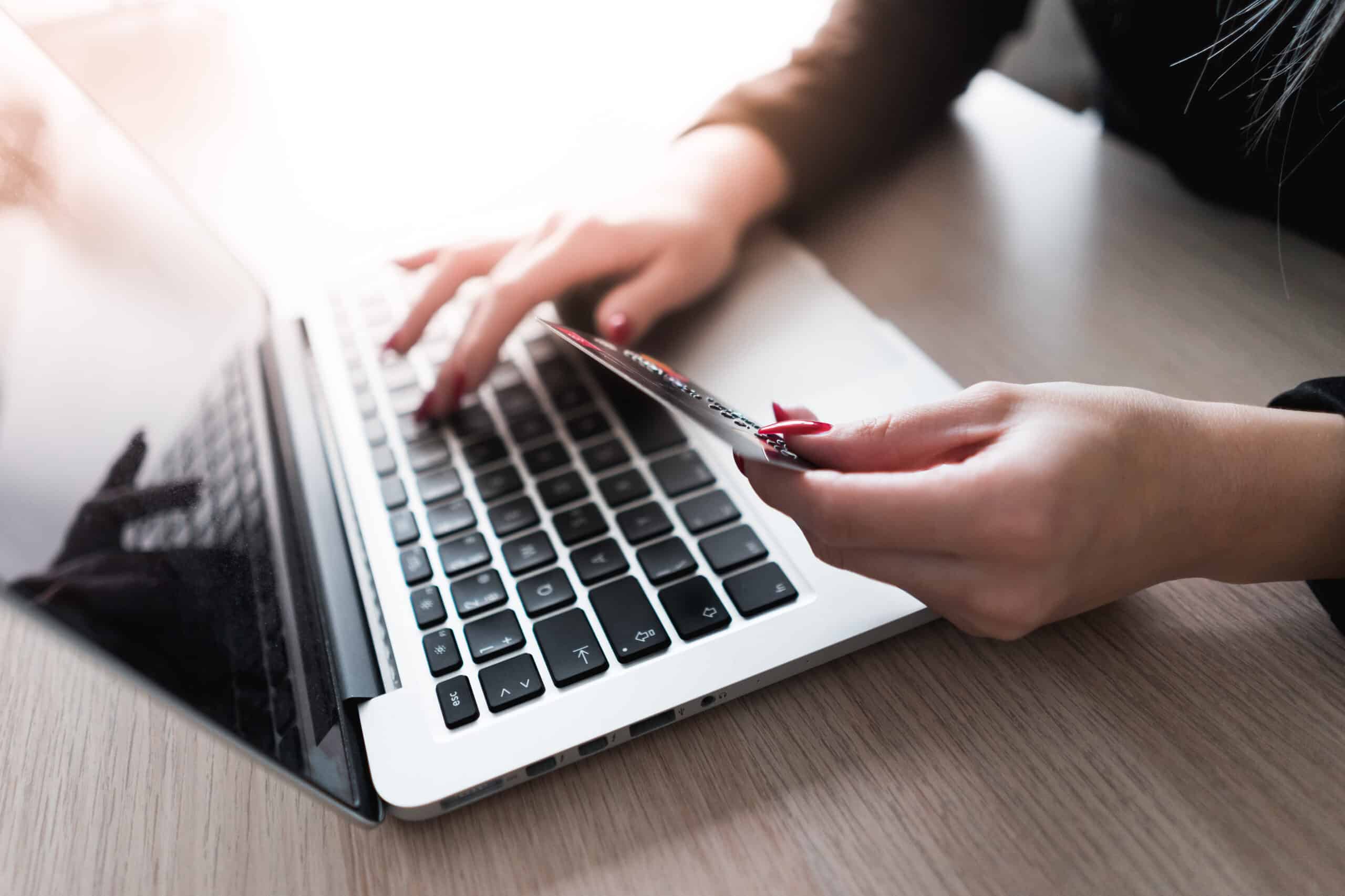 Jak propojit WooCommerce a platební bránu (platba kartou, bankovní převody, internetové peněženky)